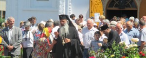 IPS Teofan, Mitropolitul Moldovei si Bucovinei, vizitand biserica si credinciosii parohiei
